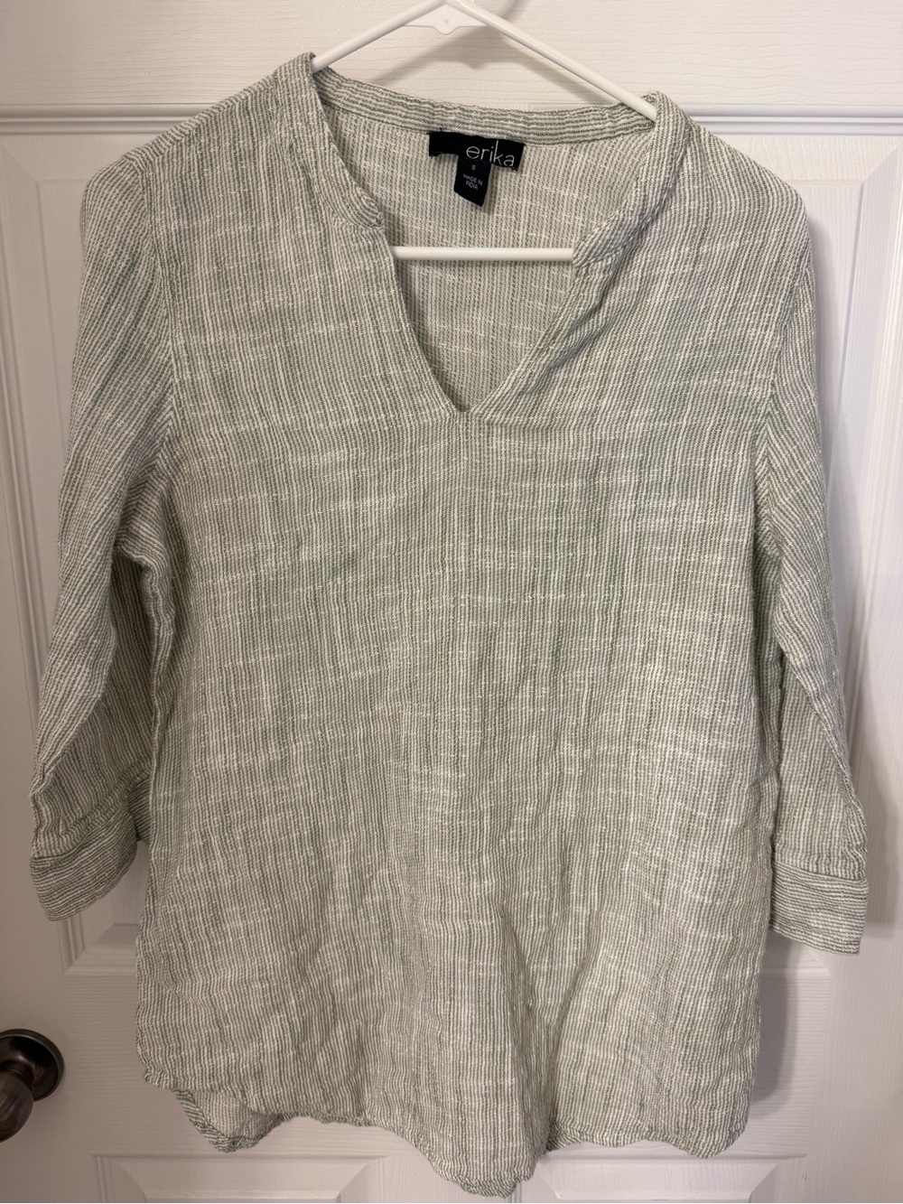 erika Sage Green Lightweight V-Neck Tunic Top size small